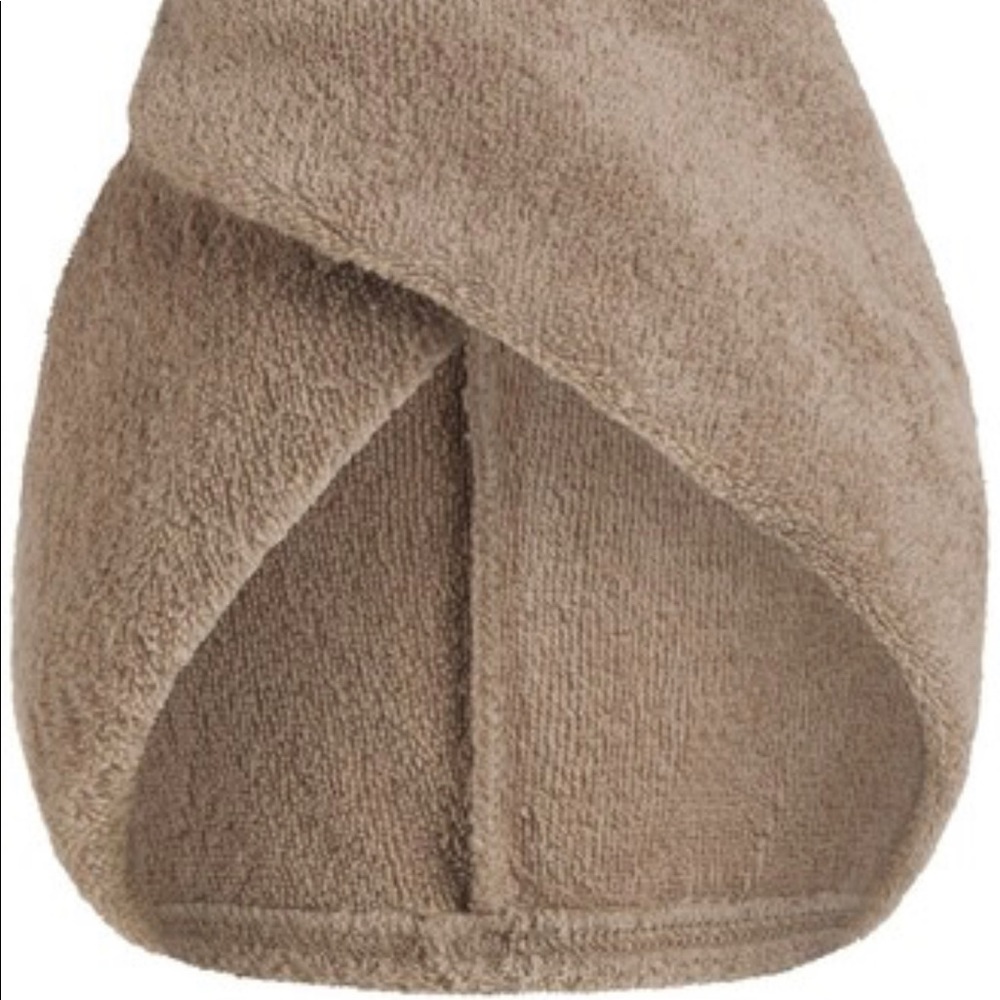 SKIMS by KKW. Teri head wrap. Never worn. Brand new. Ships same day